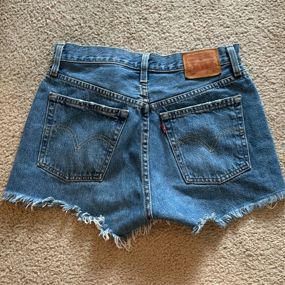 Levi’s 501 Denim Shorts - Picture 2 of 4